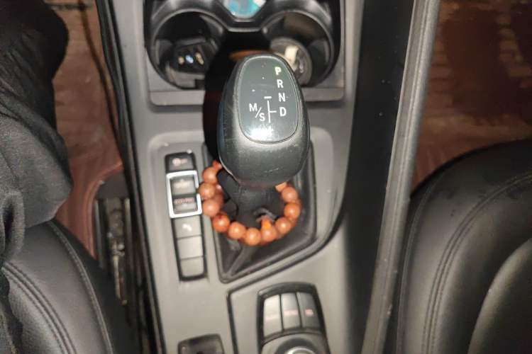 Used BMW X1 2016 sDrive18Li Premium Edition Gear Lever