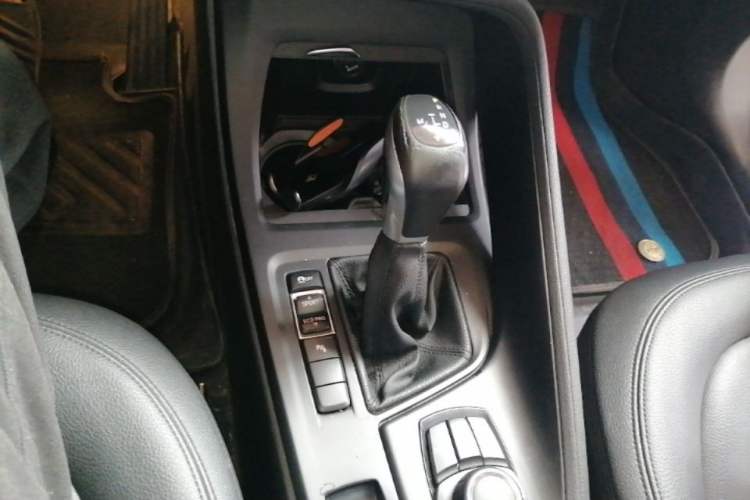 Used BMW X1 2016 sDrive18Li Premium Edition Gear Lever
