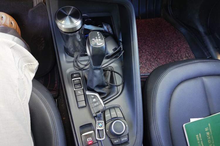 Used BMW X1 2016 sDrive18Li Premium Edition Gear Lever