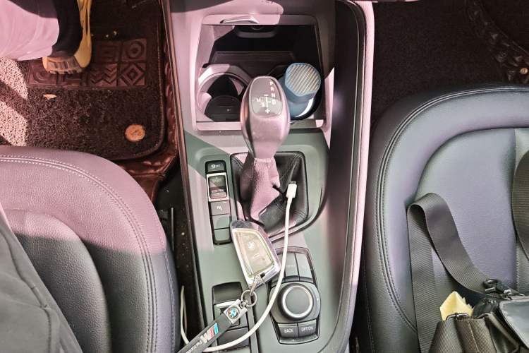 Used BMW X1 2016 sDrive18Li Premium Edition Gear Lever
