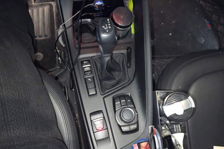 Used BMW X1 2016 sDrive18Li Premium Edition Gear Lever