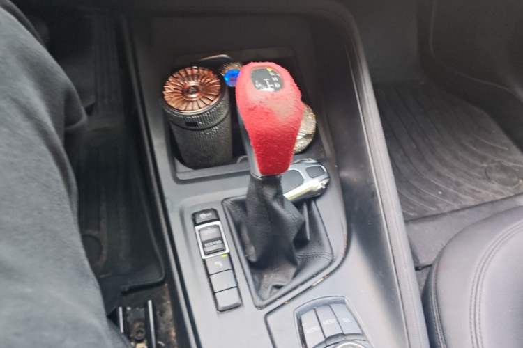Used BMW X1 2016 sDrive18Li Premium Edition Gear Lever