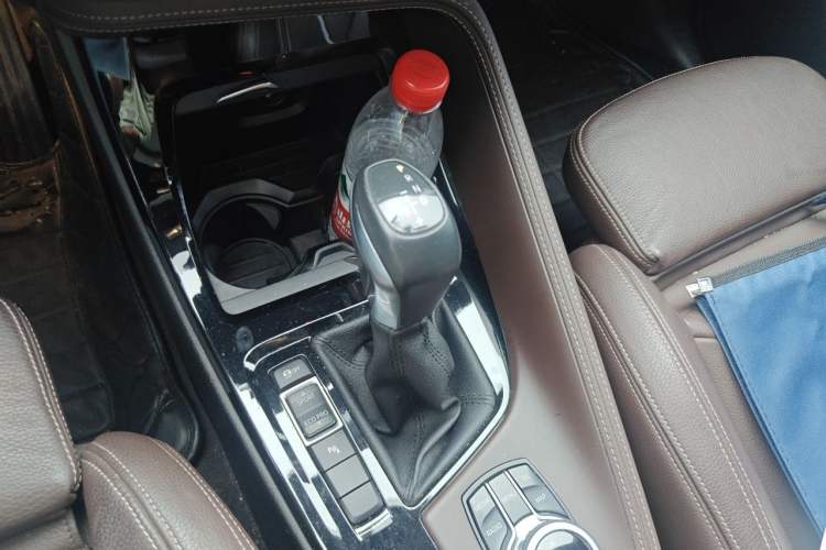 Used BMW X1 2016 sDrive20Li Luxury Model Gear Lever