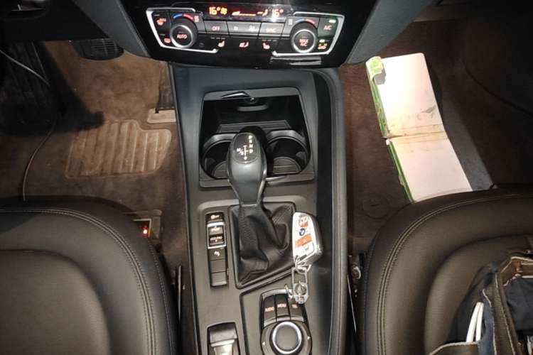 Used BMW X1 2016 sDrive18Li Premium Edition Gear Lever