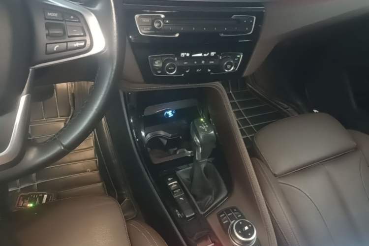 Used BMW X1 2016 sDrive20Li Luxury Model Gear Lever