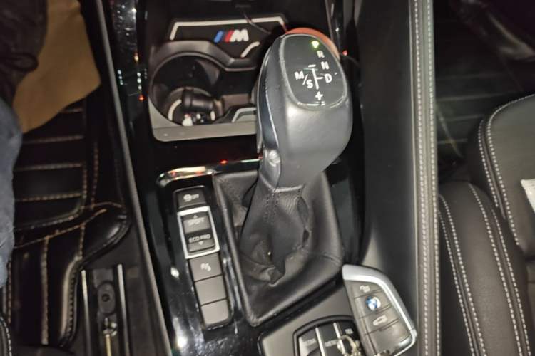 Used BMW X1 2016 sDrive20Li Luxury Model Gear Lever