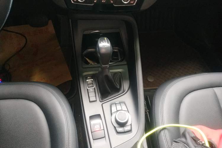 Used BMW X1 2016 sDrive18Li Premium Edition Gear Lever