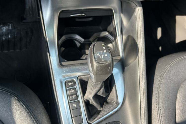 Used BMW X1 2016 sDrive18Li Premium Edition Gear Lever