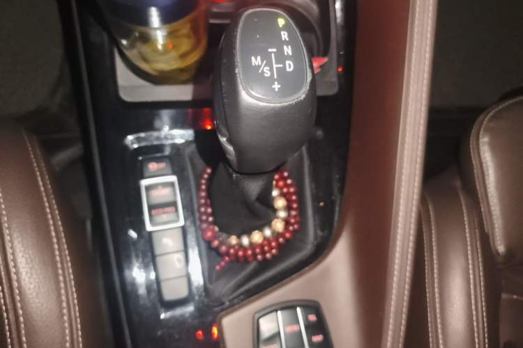 Used BMW X1 2016 sDrive20Li Luxury Model Gear Lever