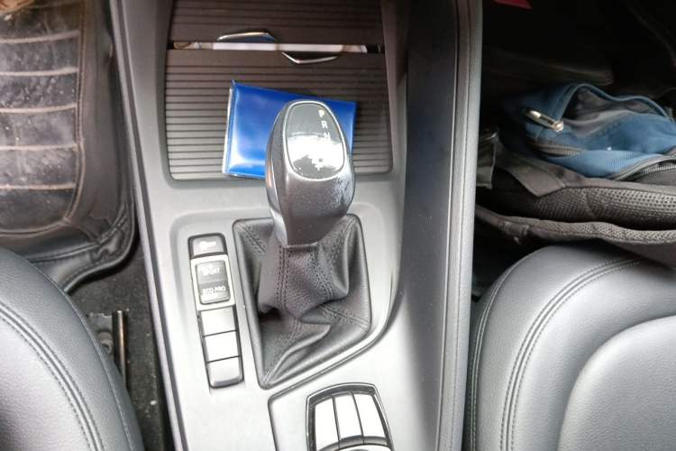 Used BMW X1 2016 sDrive18Li Premium Edition Gear Lever