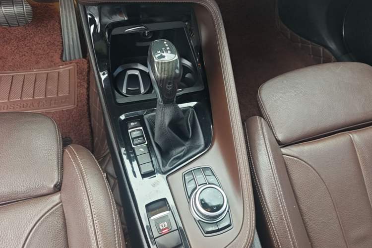 Used BMW X1 2016 sDrive20Li Luxury Model Gear Lever