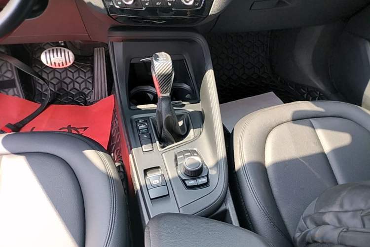 Used BMW X1 2016 sDrive18Li Premium Edition Gear Lever