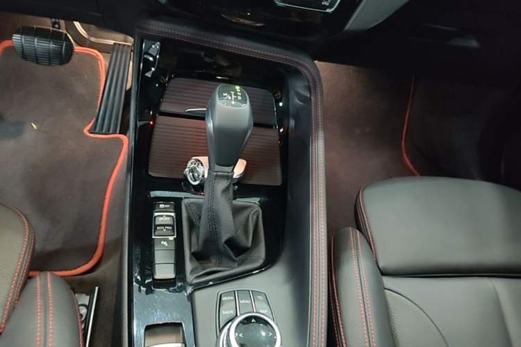 Used BMW X1 2016 sDrive20Li Luxury Model Gear Lever