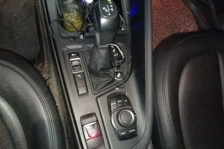 Used BMW X1 2016 sDrive18Li Premium Edition Gear Lever