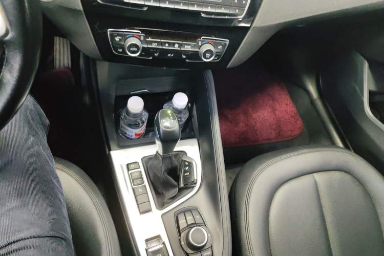 Used BMW X1 2016 sDrive18Li Premium Edition Gear Lever