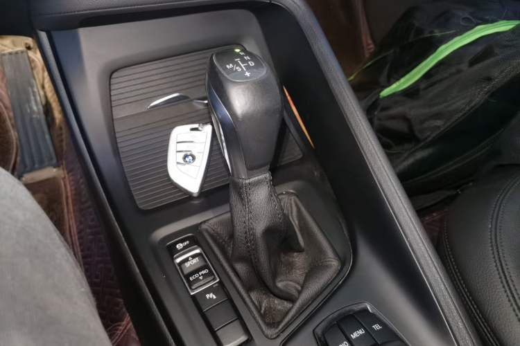 Used BMW X1 2016 sDrive18Li Premium Edition Gear Lever