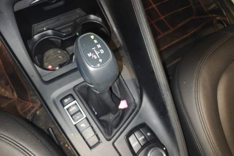 Used BMW X1 2016 sDrive18Li Premium Edition Gear Lever