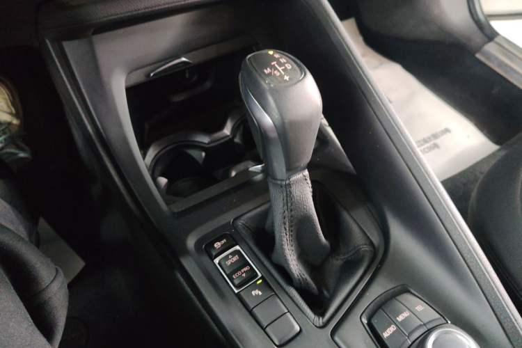Used BMW X1 2016 sDrive18Li Premium Edition Gear Lever