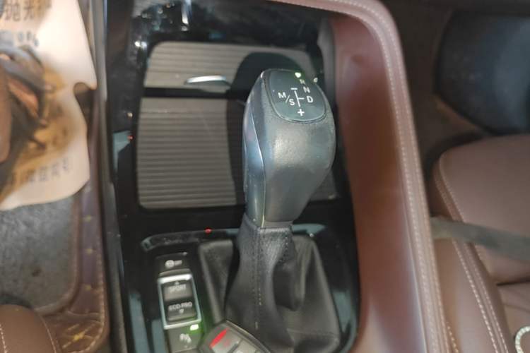 Used BMW X1 2016 xDrive20Li Luxury Model Gear Lever