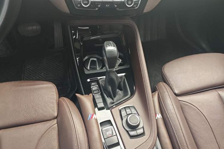 Used BMW X1 2016 sDrive18Li Luxury Model Gear Lever