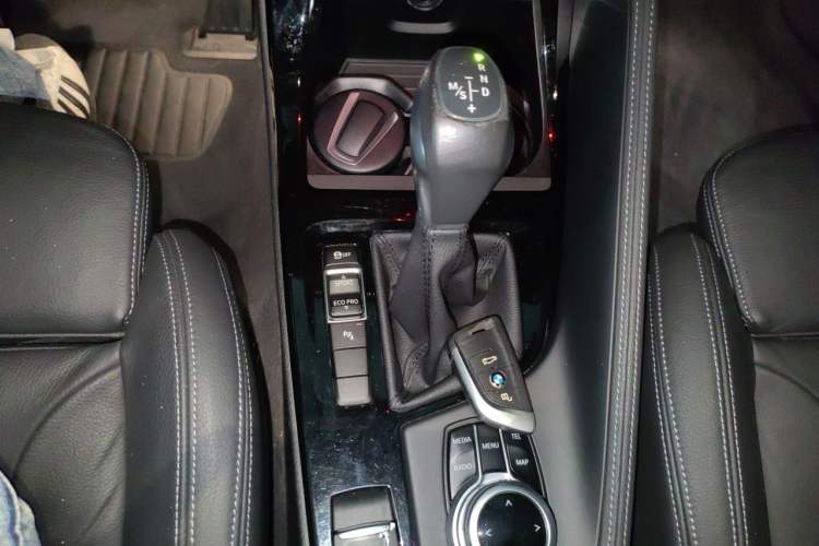 Used BMW X1 2016 sDrive20Li Luxury Model Gear Lever