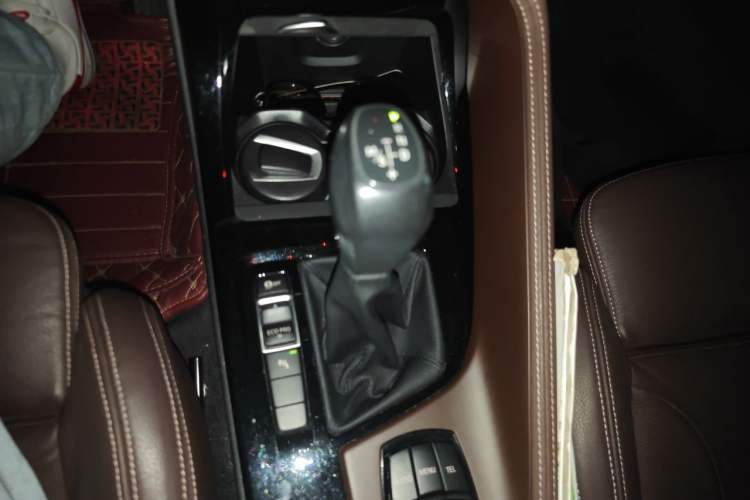 Used BMW X1 2016 sDrive18Li Luxury Model Gear Lever