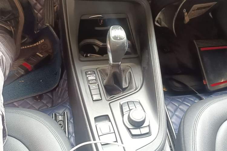Used BMW X1 2016 sDrive18Li Premium Edition Gear Lever