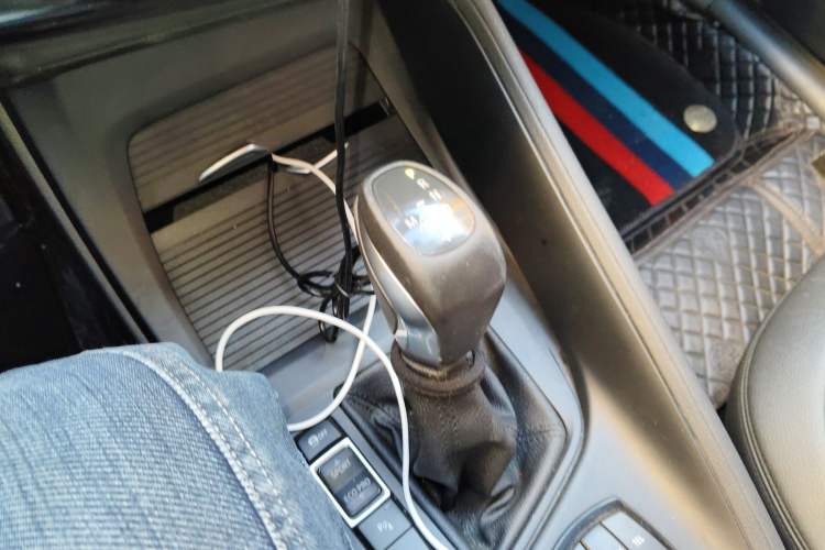 Used BMW X1 2016 sDrive18Li Premium Edition Gear Lever