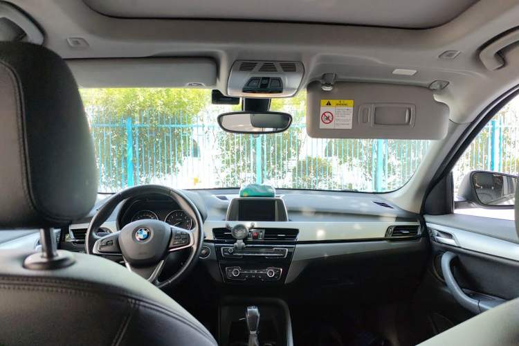 Used BMW X1 2016 sDrive18Li Premium Edition Headliner