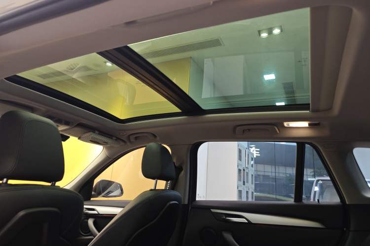 Used BMW X1 2016 sDrive18Li Premium Edition Headliner