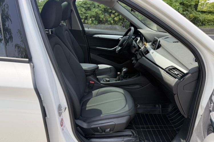 Used BMW X1 2016 sDrive18Li Fashion Model Interior 10