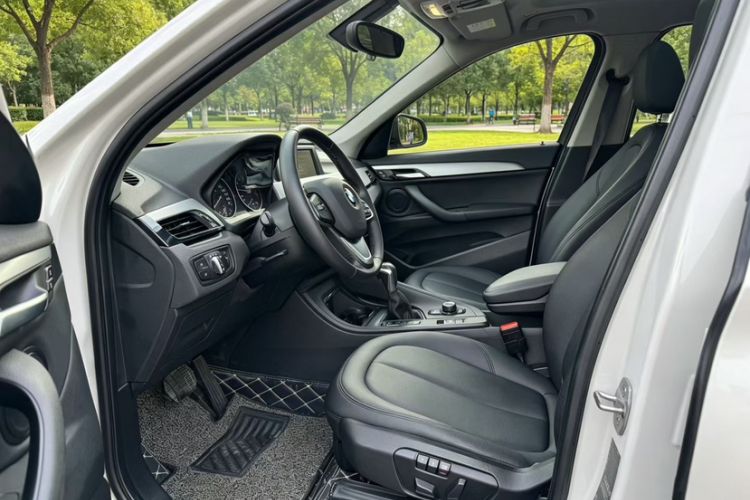 Used BMW X1 2016 sDrive18Li Premium Edition Interior 2