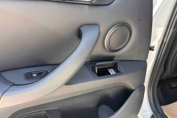 Used BMW X1 2016 sDrive18Li Fashion Model Interior 3