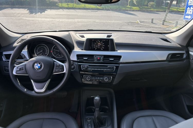 Used BMW X1 2016 sDrive18Li Premium Edition Interior 3