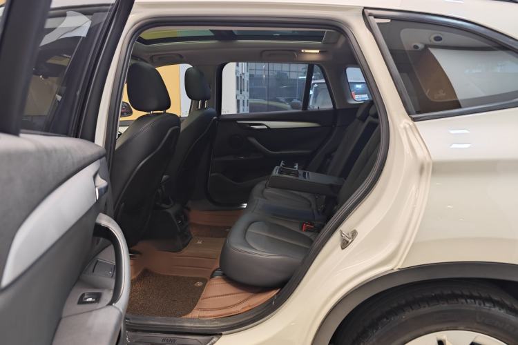 Used BMW X1 2016 sDrive18Li Premium Edition Interior 3