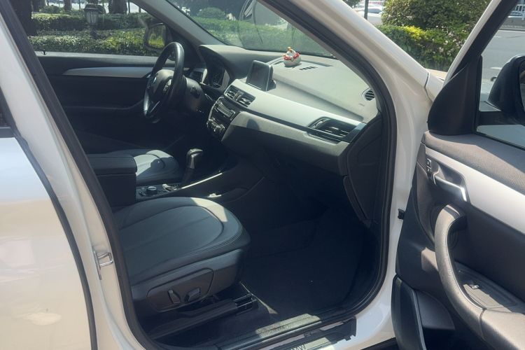 Used BMW X1 2016 sDrive18Li Premium Edition Interior 3