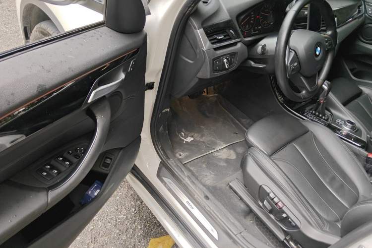 Used BMW X1 2016 sDrive20Li Luxury Model Interior 3
