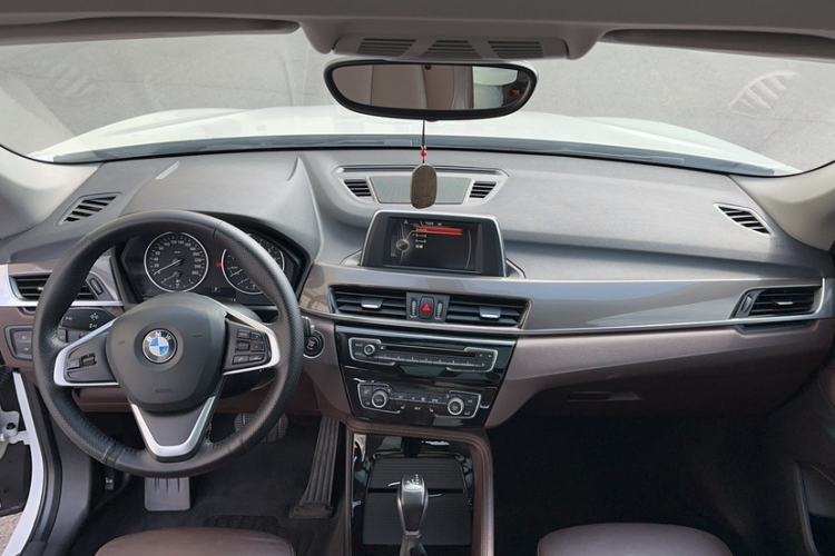 Used BMW X1 2016 sDrive20Li Luxury Model Interior 4