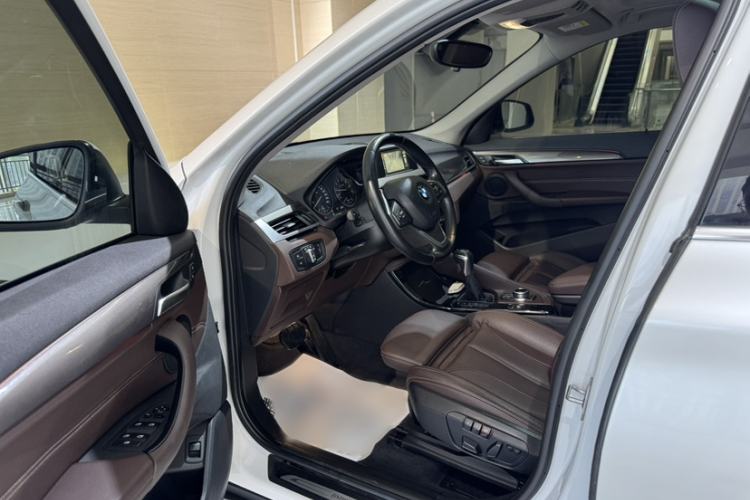 Used BMW X1 2016 sDrive20Li Luxury Model Interior 4