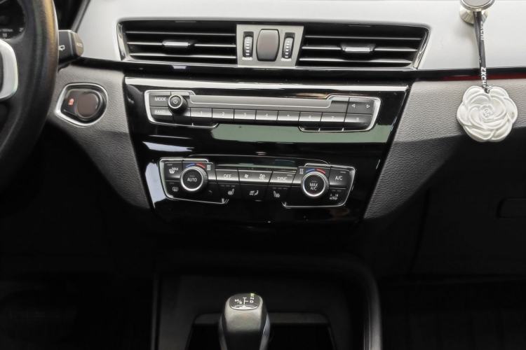 Used BMW X1 2016 sDrive18Li Premium Edition Interior 6