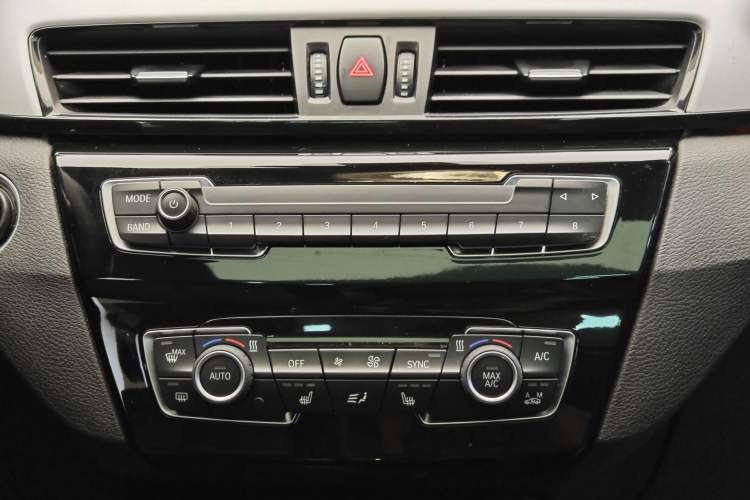 Used BMW X1 2016 sDrive18Li Premium Edition Interior 7