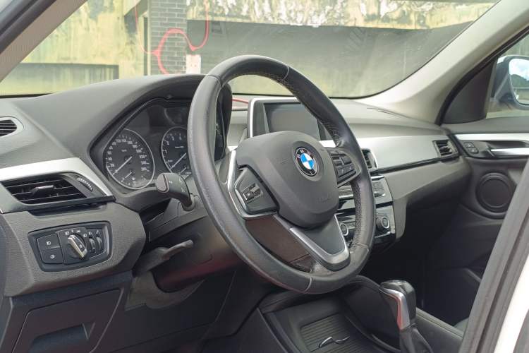 Used BMW X1 2016 sDrive18Li Fashion Model Interior 9