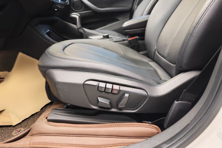 Used BMW X1 2016 sDrive18Li Premium Edition Interior 9