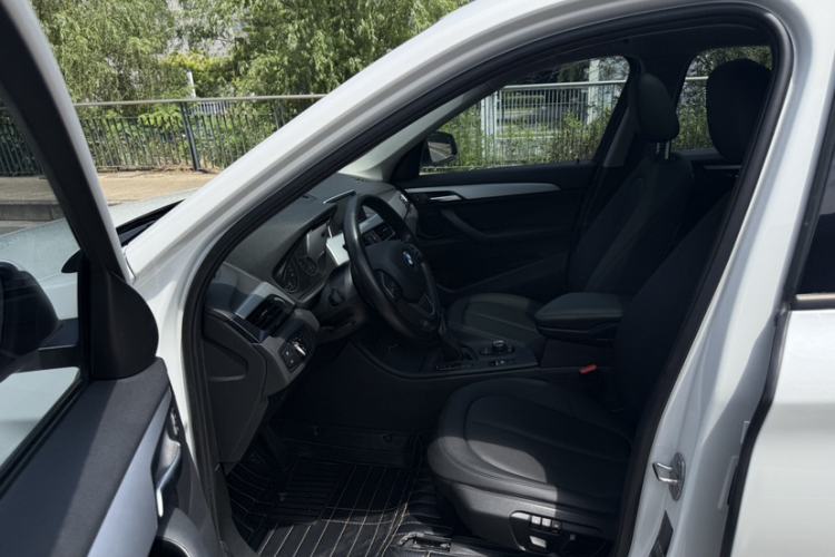 Used BMW X1 2016 sDrive18Li Fashion Model Left Front Seat