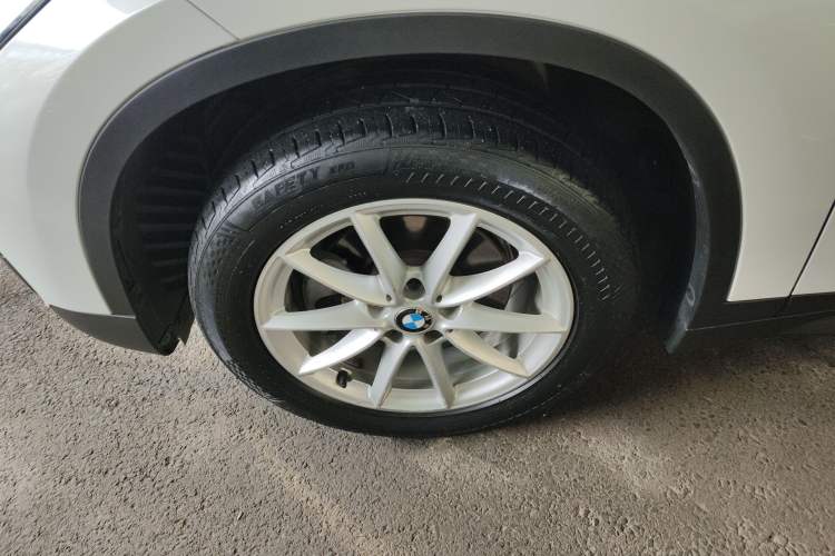 Used BMW X1 2016 sDrive18Li Fashion Model Left Front Wheel Hub