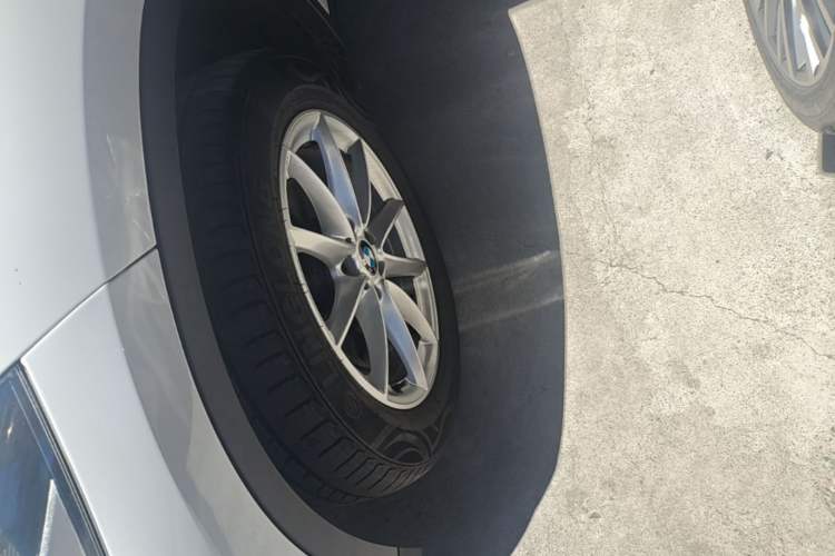 Used BMW X1 2016 sDrive18Li Fashion Model Left Front Wheel Hub