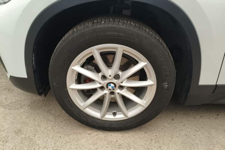 Used BMW X1 2016 sDrive18Li Fashion Model Left Front Wheel Hub
