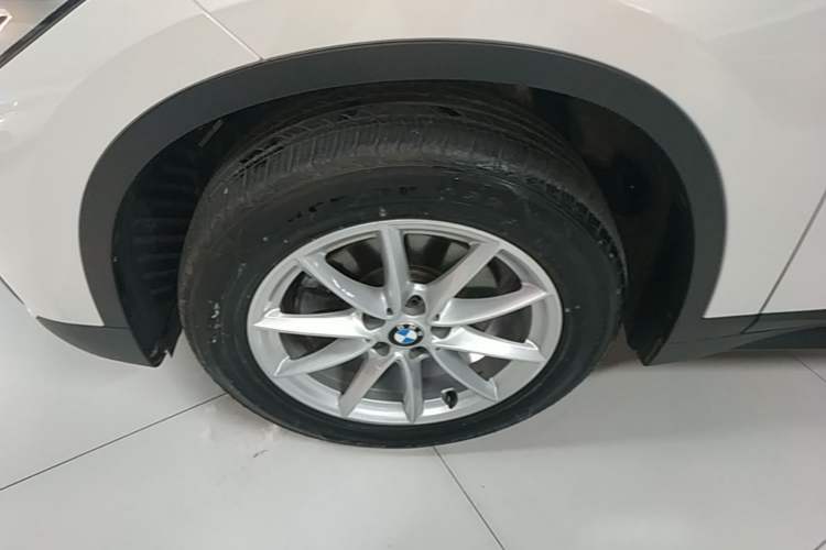 Used BMW X1 2016 sDrive18Li Fashion Model Left Front Wheel Hub