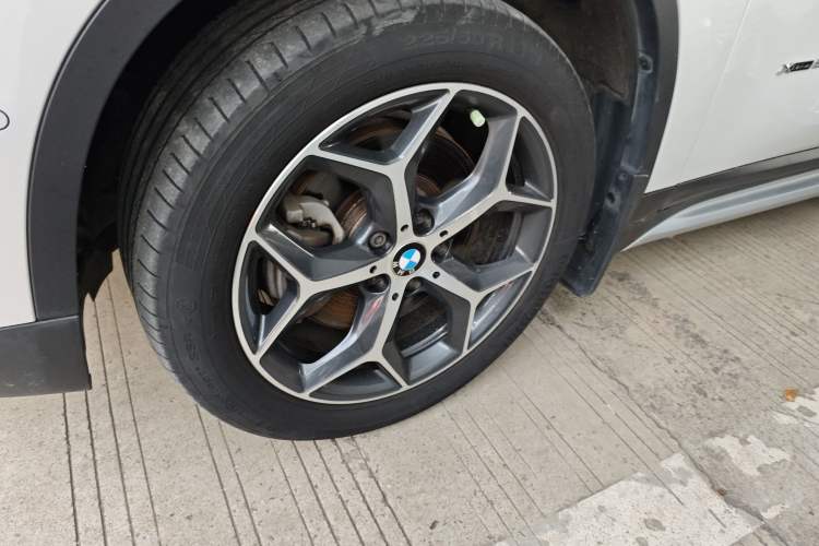 Used BMW X1 2016 xDrive20Li Luxury Model Left Front Wheel Hub