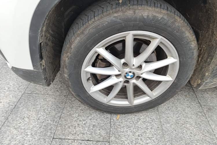 Used BMW X1 2016 sDrive18Li Fashion Model Left Front Wheel Hub